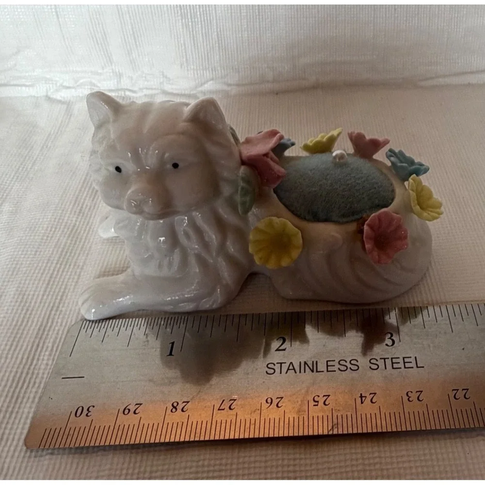 Vintage Ceramic White Cat Pincushion Floral Blue Pillow‎ 1978 Gift Notations